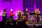 Okt. 2014, Abschlusskonzert der 18. Dellbrücker Jazzmeile mit der ATLANTA Jazzband feat. Biggi Wanninger, Christine Schröder und Dora Osterloh (v.lks.) Foto: Norbert Berghaus